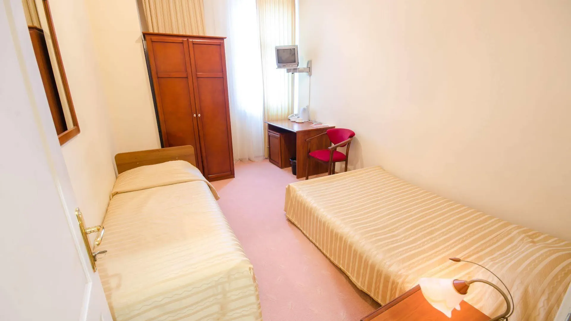 7 Days Hotel Kiev