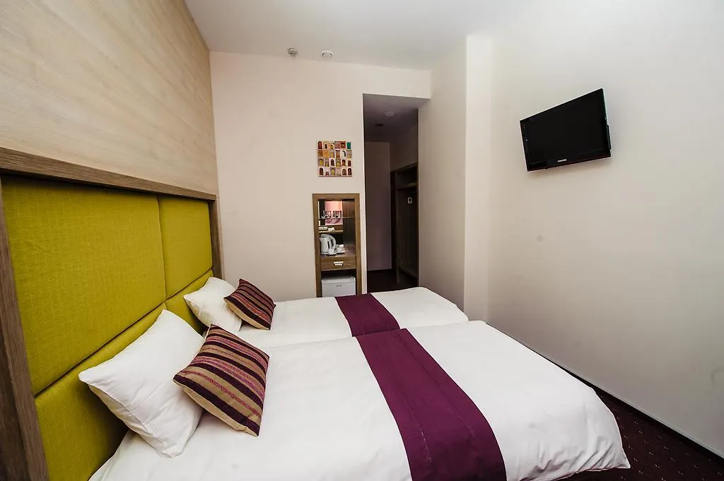 7 Days Hotel Kiev
