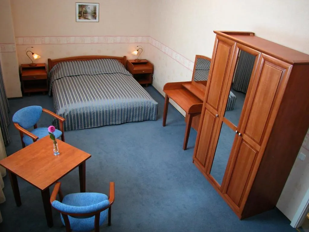 7 Days Hotel Kiev