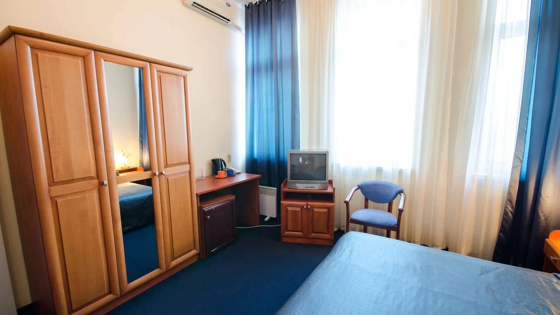 7 Days Hotel Kiev