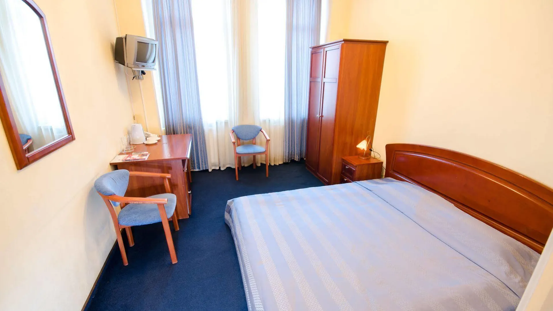 7 Days Hotel Kiev