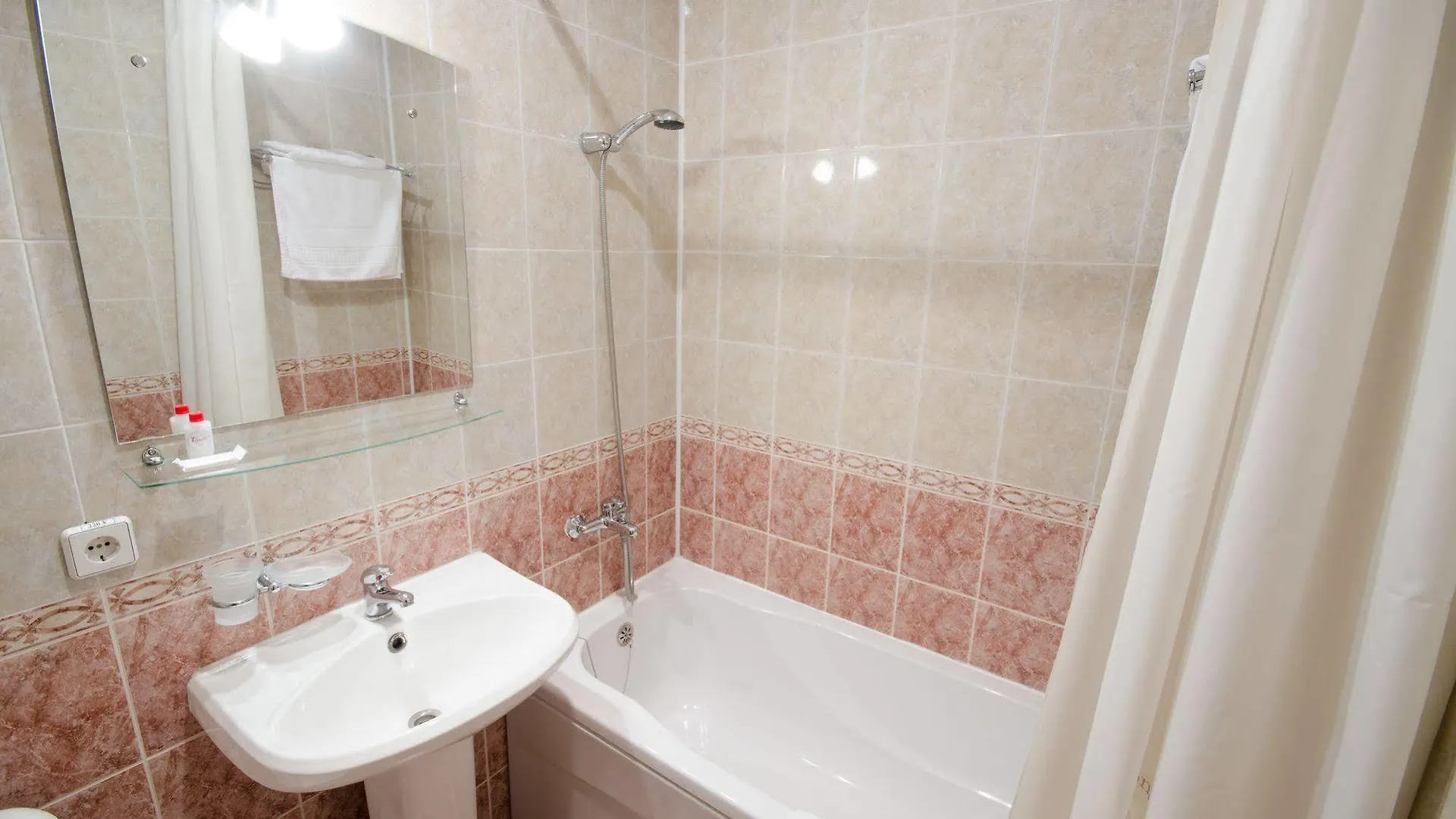 7 Days Hotel Kiev